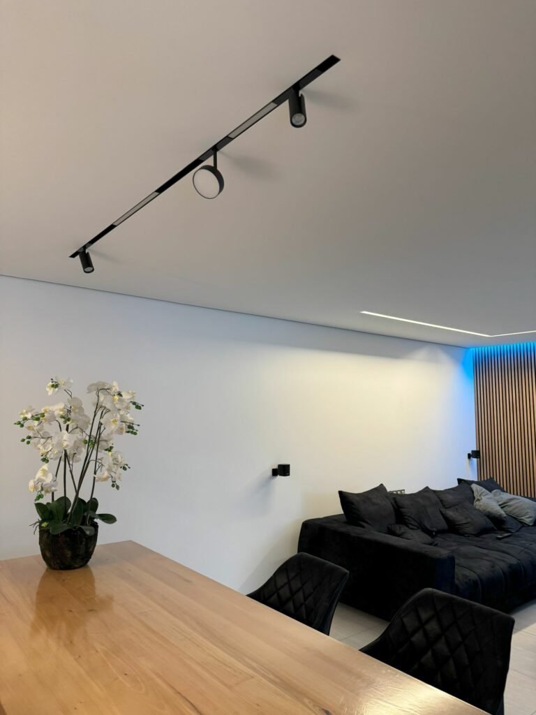 Magnet-Track-System mit Spanndecken